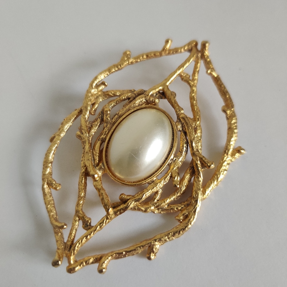 Vintage MCM modernist statement brooch